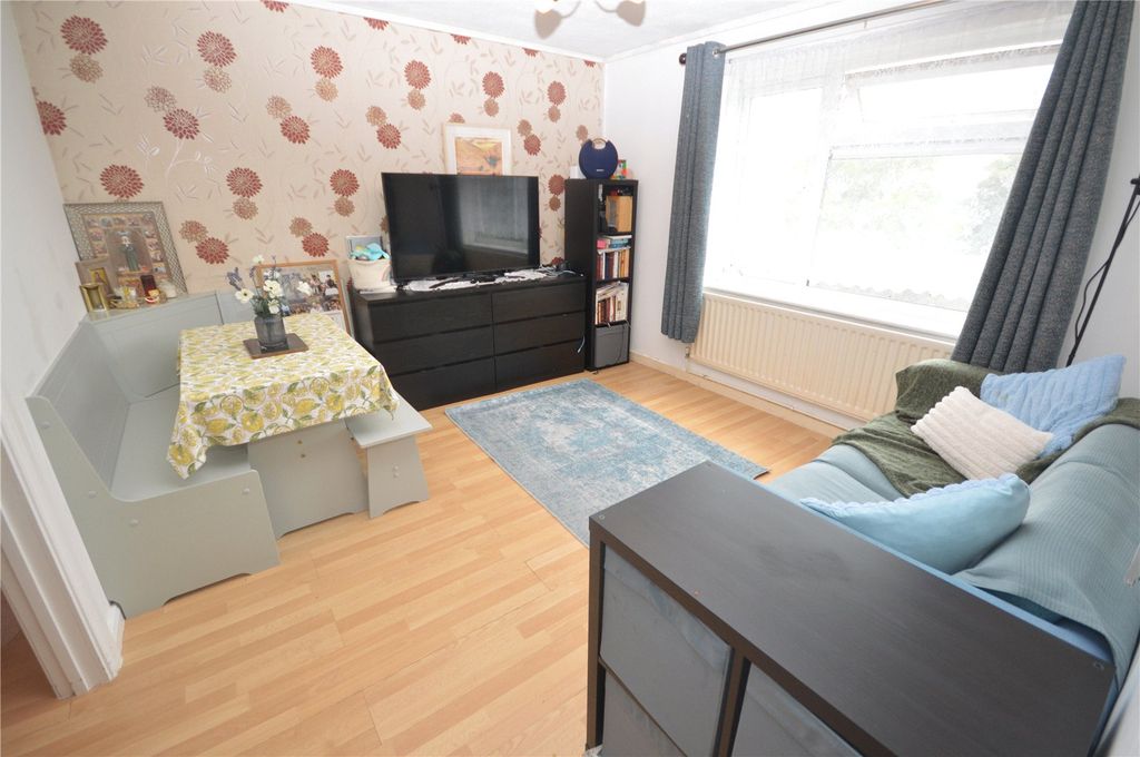 Property photo 2 of 8 Picture No. 03