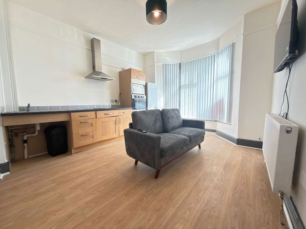Property photo 2 of 6