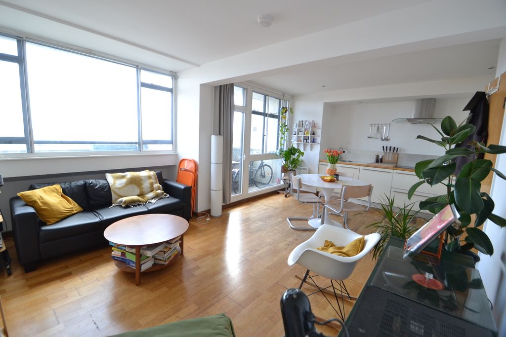 Property photo 3 of 23