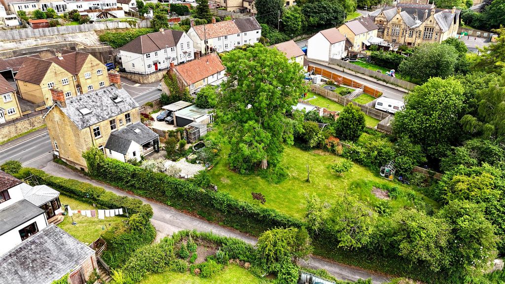 5 bed detached house for saleNorth Street, Crewkerne, Somerset TA18