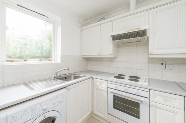 Property photo 3 of 6 Kitchen