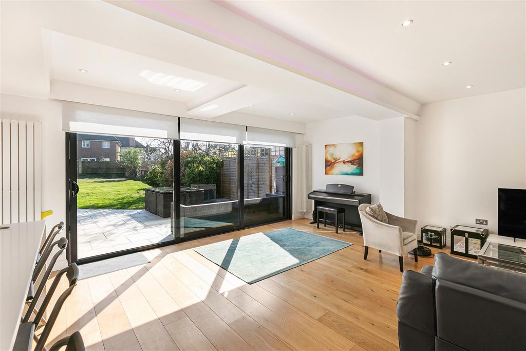 Property photo 3 of 20 32_76727.Jpg