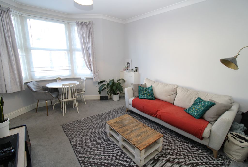 Property photo 2 of 7 Living Room