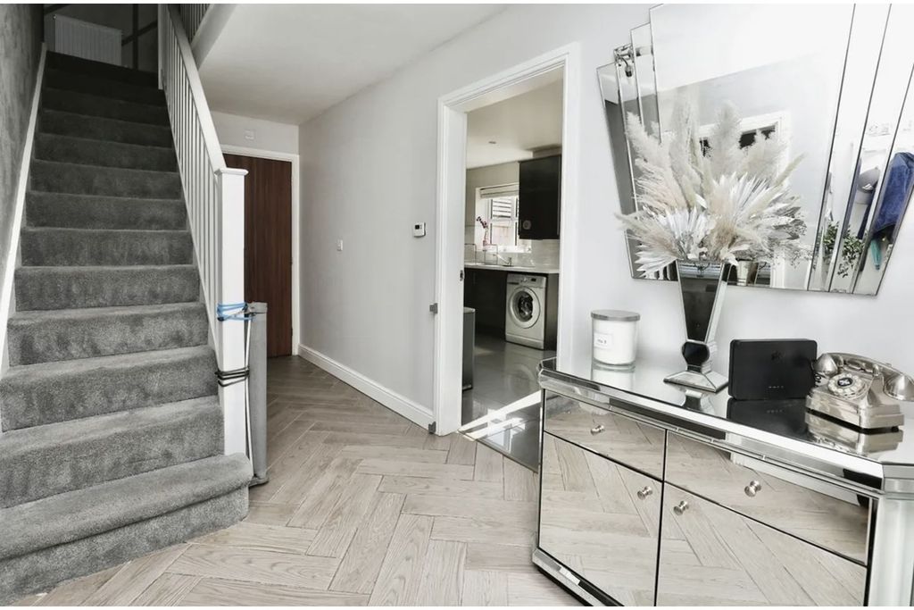 Property photo 2 of 15 Hall