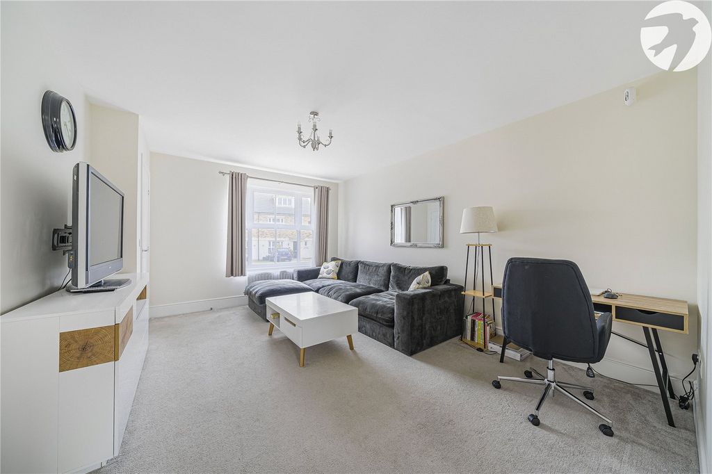 Property photo 2 of 23 Living Room