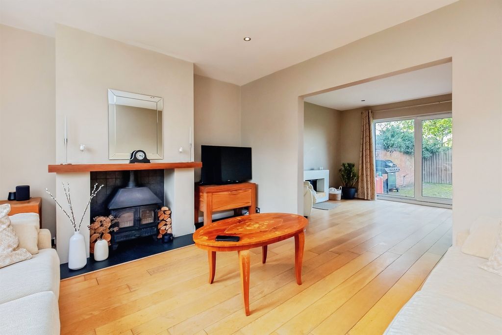 Property photo 2 of 25