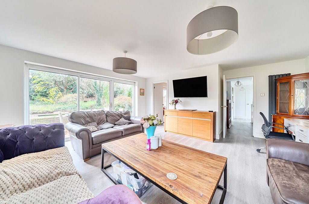 Property photo 2 of 19 1389099-14-69496A...