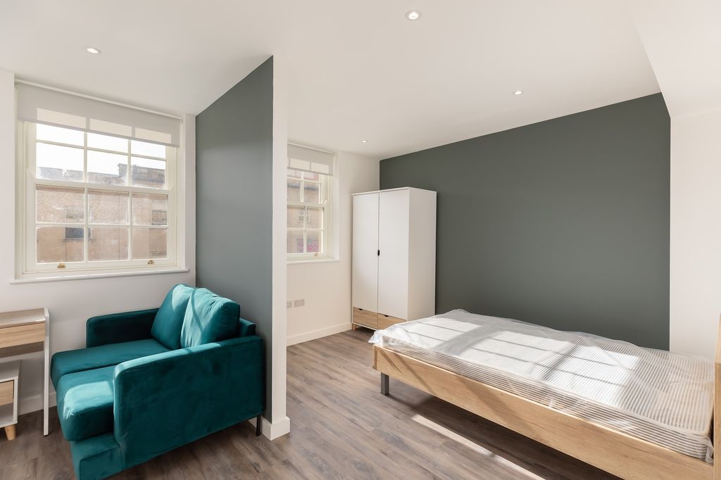 Property photo 1 of 4 A Beautifully Designed Double Bedroom With Ample N...