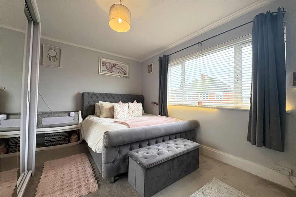 Property photo 3 of 12 Picture No. 01