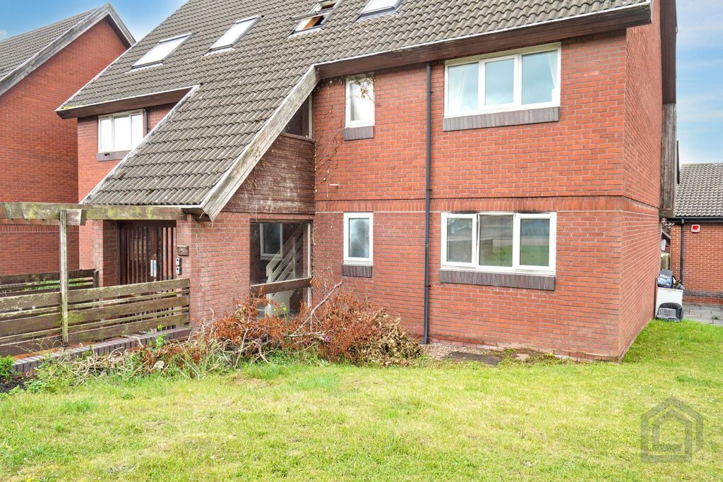 Property photo 2 of 17