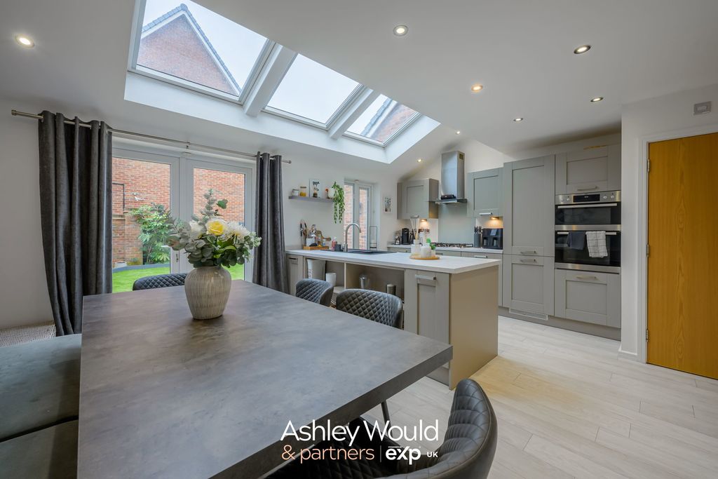 Property photo 2 of 23