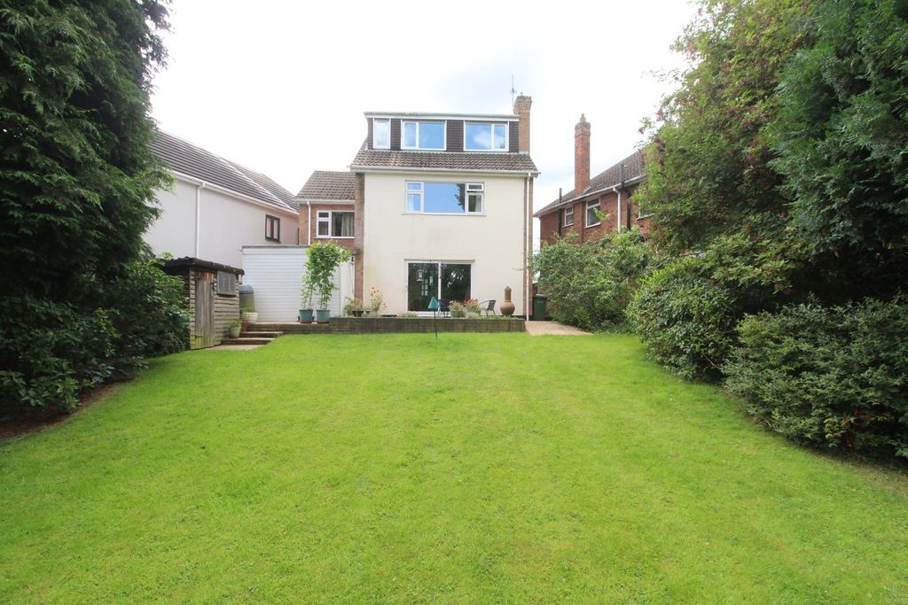 Property photo 2 of 20