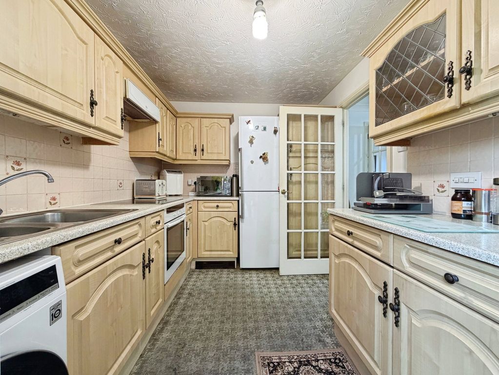 Property photo 3 of 19