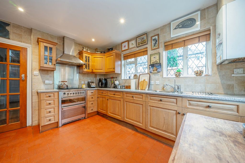 Property photo 3 of 17