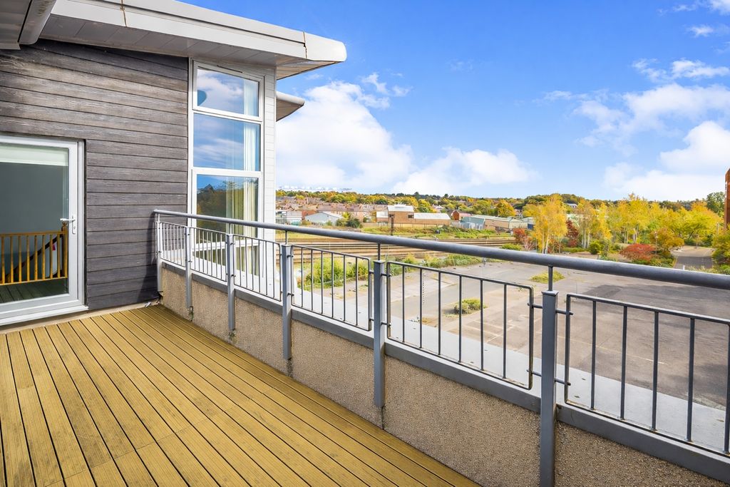 Property photo 3 of 10 Picture No. 19