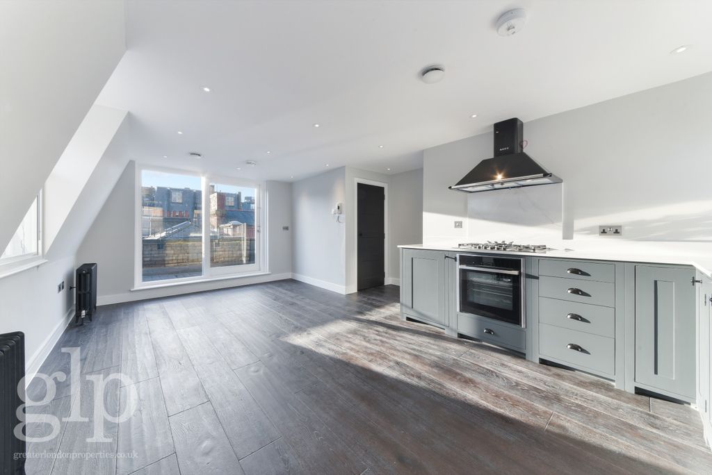 Property photo 1 of 23 946911