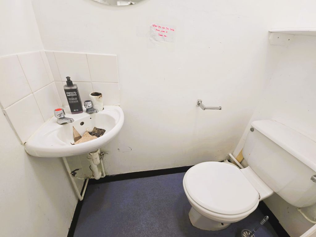Property photo 3 of 6