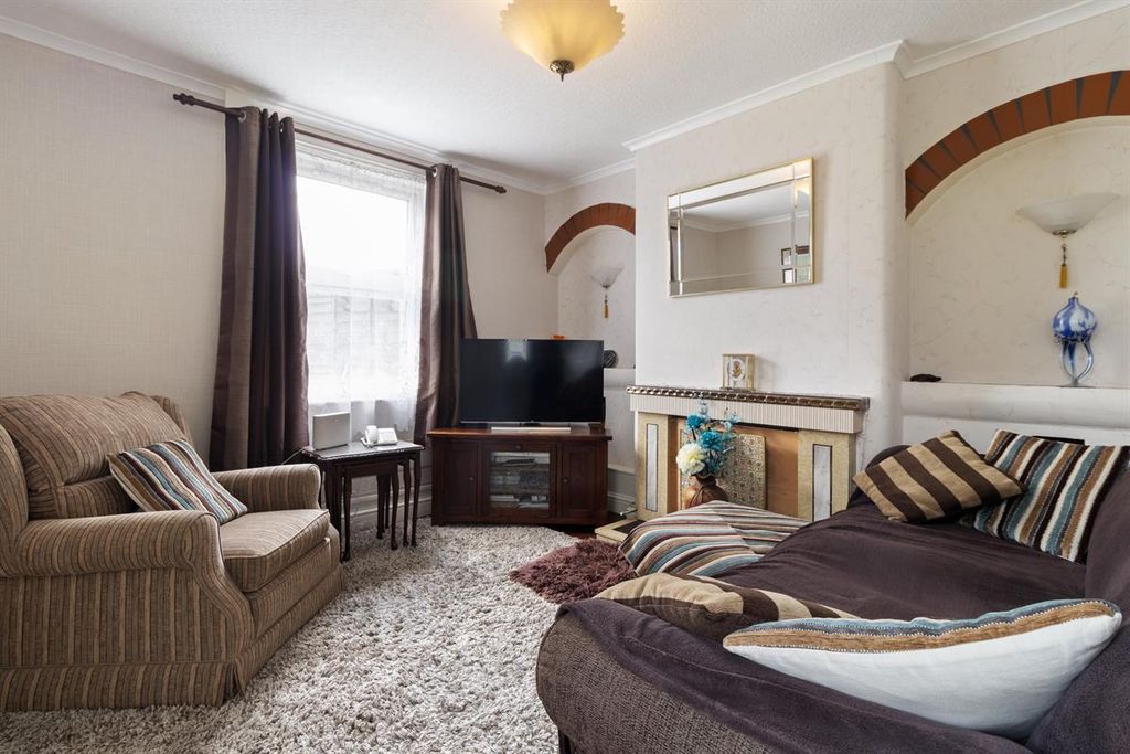 Property photo 2 of 18 Photo 2