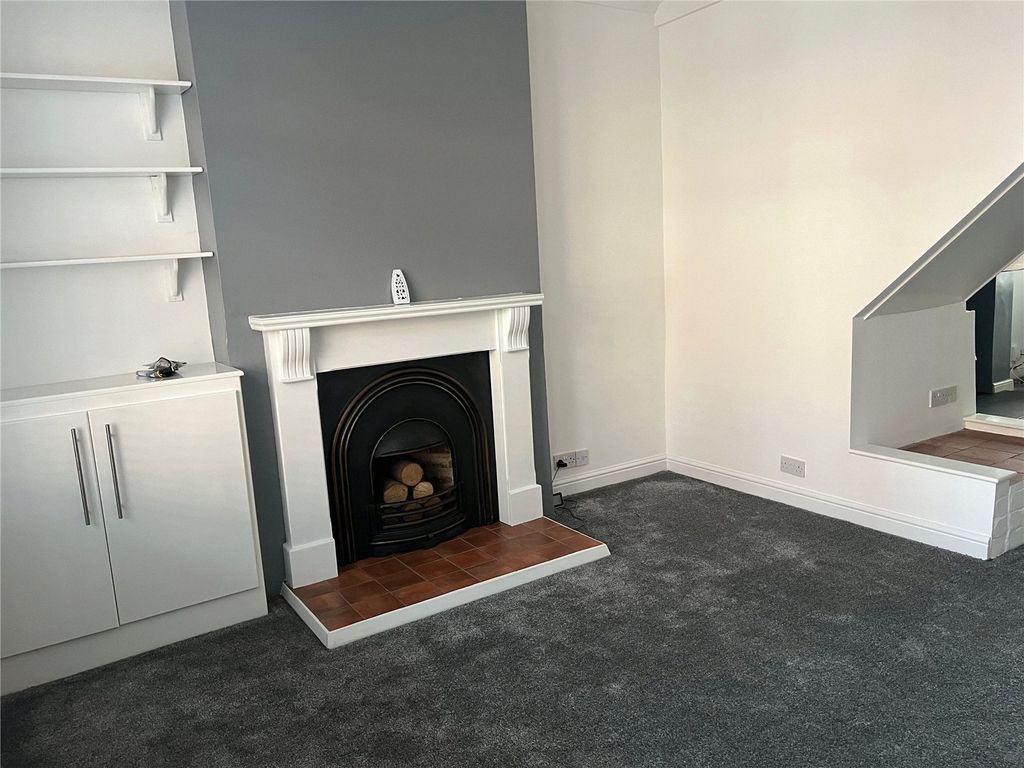 Property photo 2 of 17 Picture No. 10