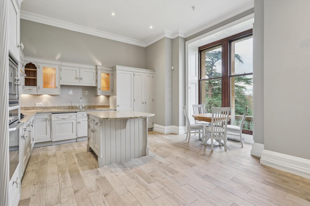 Property photo 3 of 27 Image