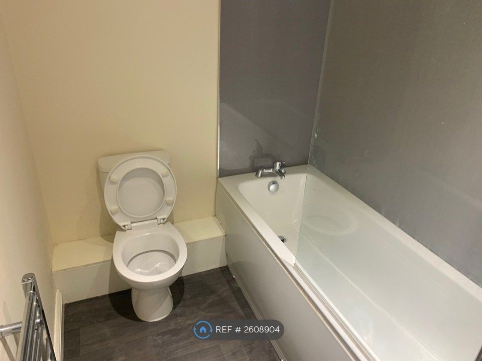 Property photo 3 of 4 Bathroom