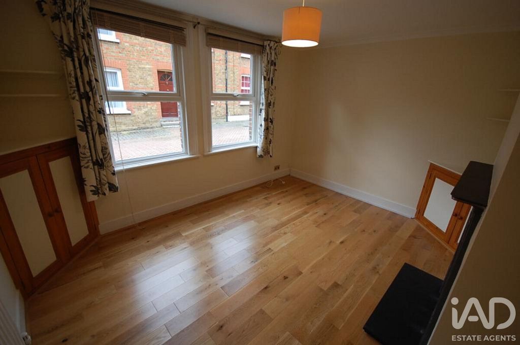 Property photo 3 of 10