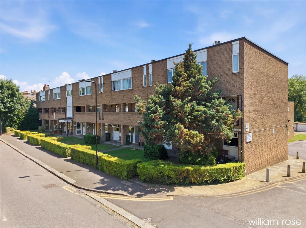 Property photo 3 of 18 001_Dji_20260526134944_0689_d_Reedit_6078595c.Jpg