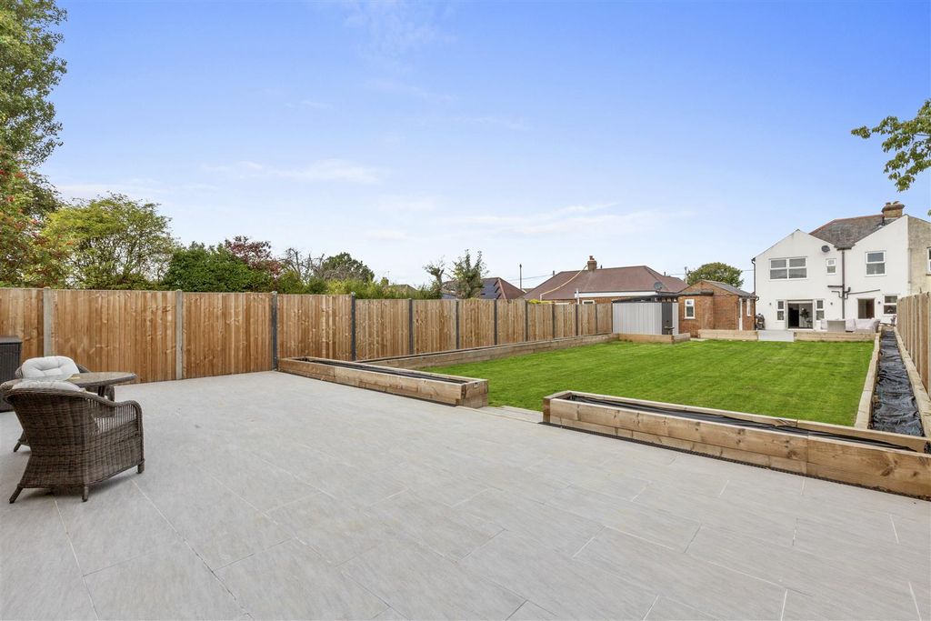 Property photo 2 of 17 Beech Tree Road-16.Jpg