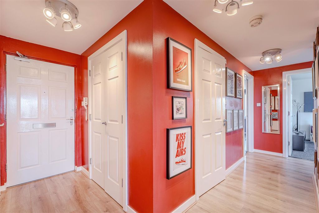 Property photo 3 of 21 Johnmuirway-10.Jpg