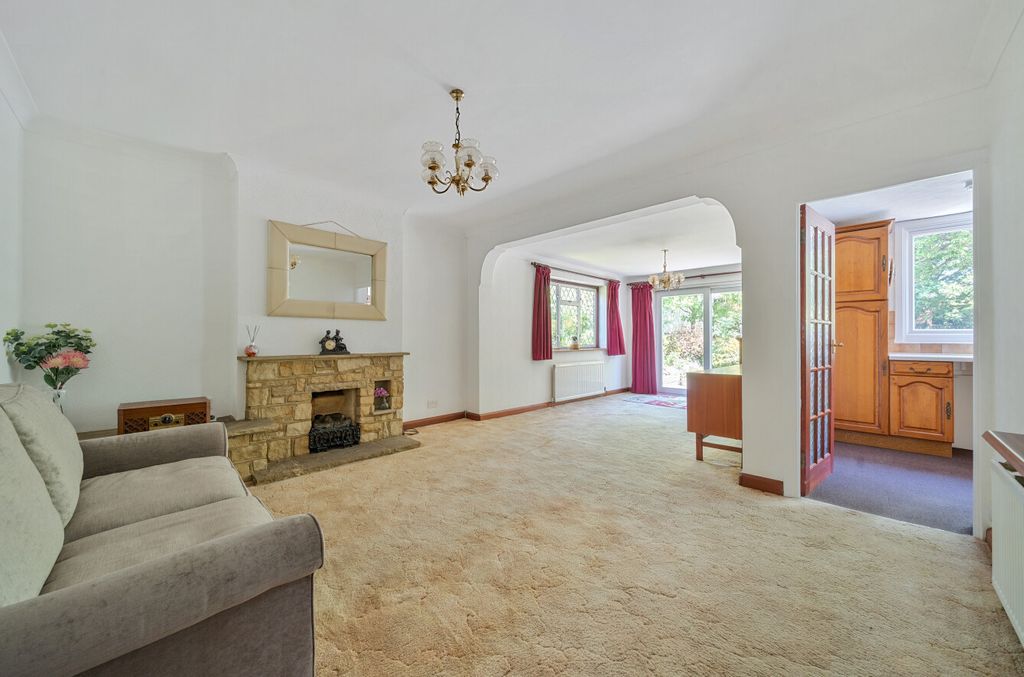 Property photo 3 of 23 1296225-31-682499...