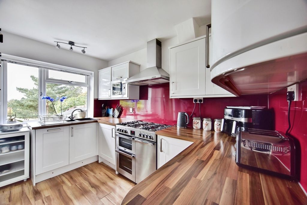 Property photo 3 of 17 Photo