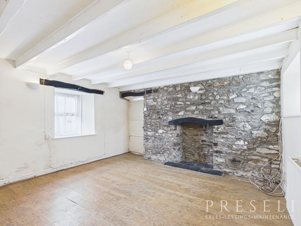 Property photo 3 of 22 Cam05119G0-Pr0076-Still001