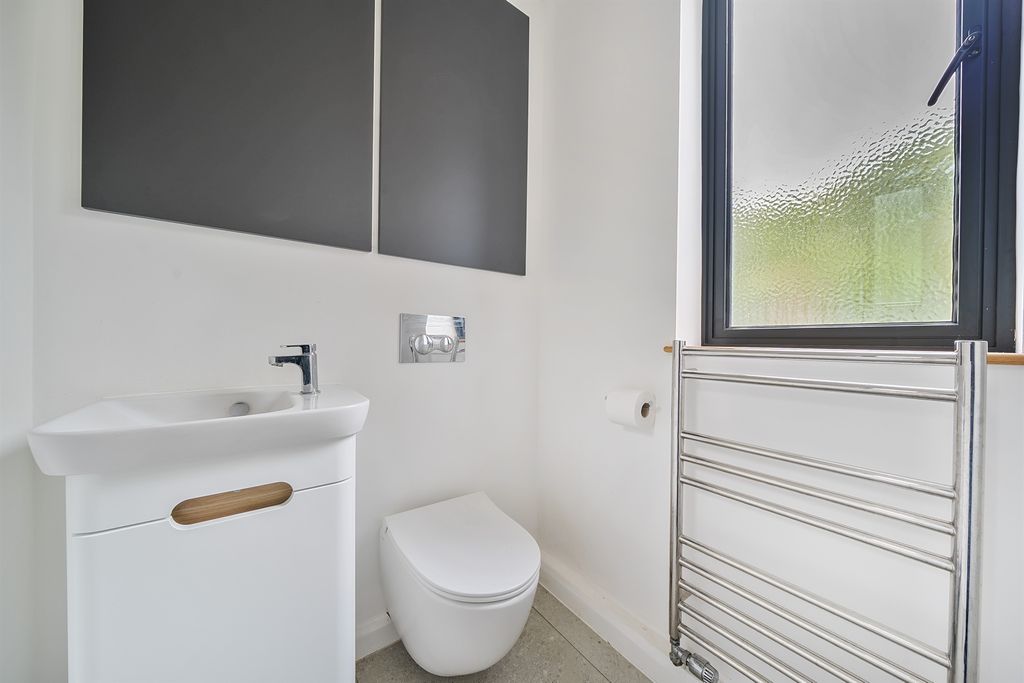 Property photo 3 of 23