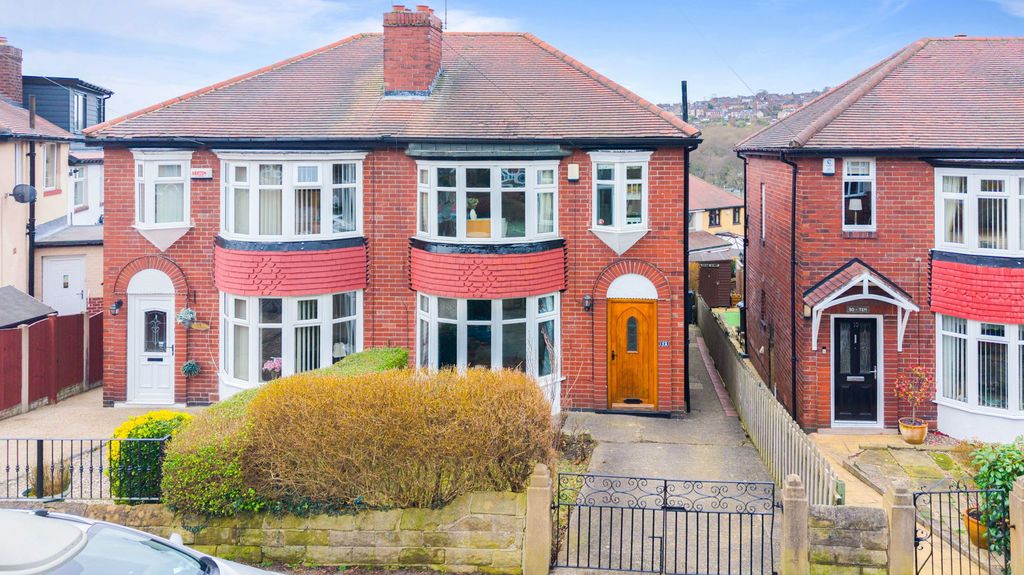 Property photo 1 of 32