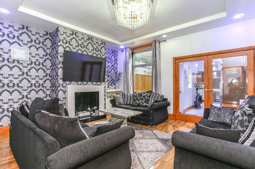 Property photo 3 of 27