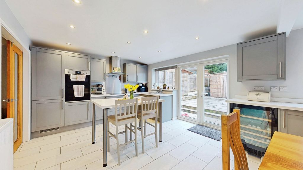 Property photo 2 of 18 Pbox-Img.Jpg