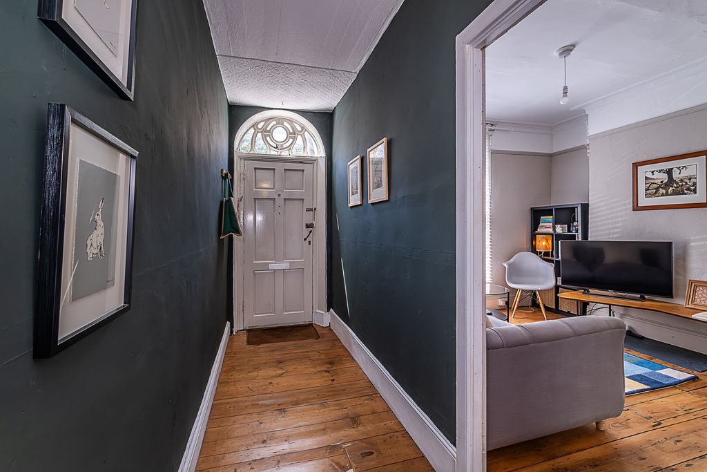 Property photo 2 of 49