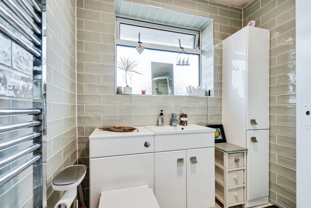 Additional image 10 of 3 bed end terrace house for saleQuarry Road, Witney OX28