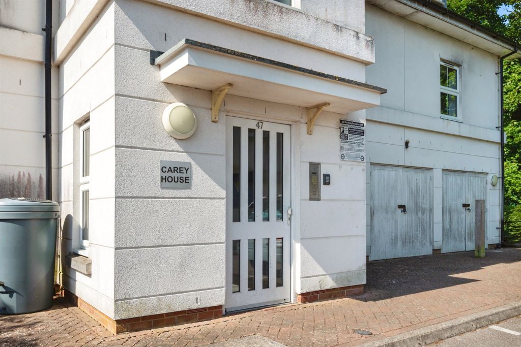 Property photo 2 of 22