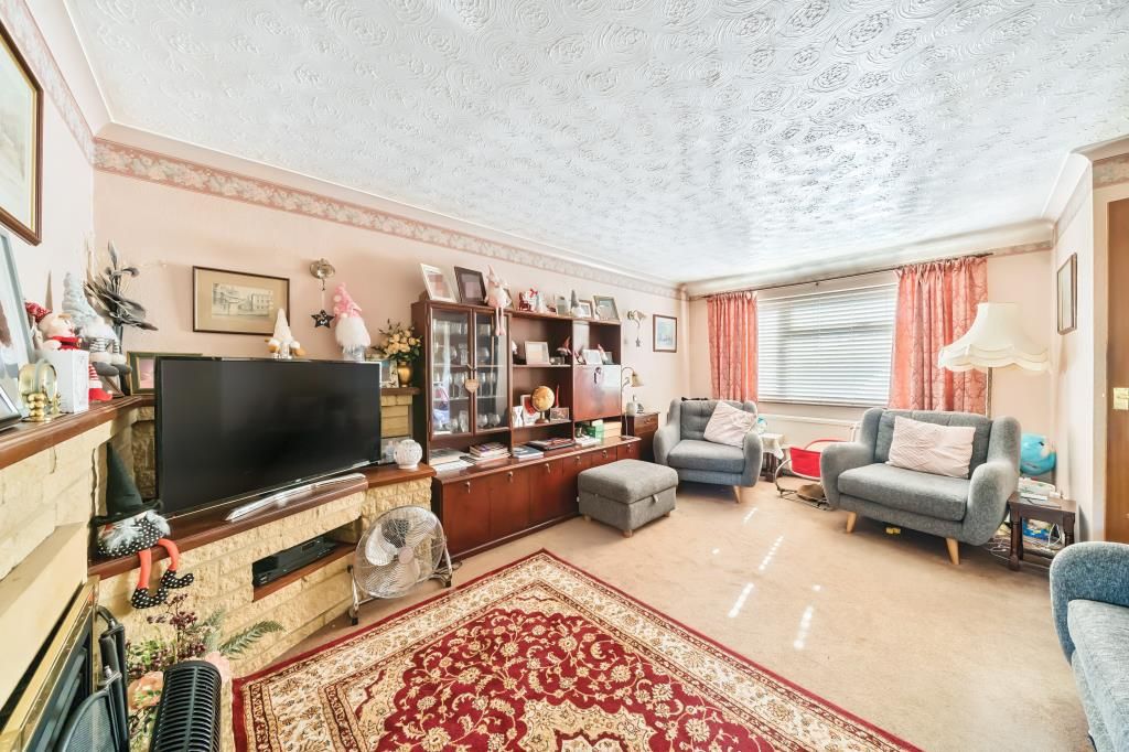 Property photo 2 of 10 Living Room