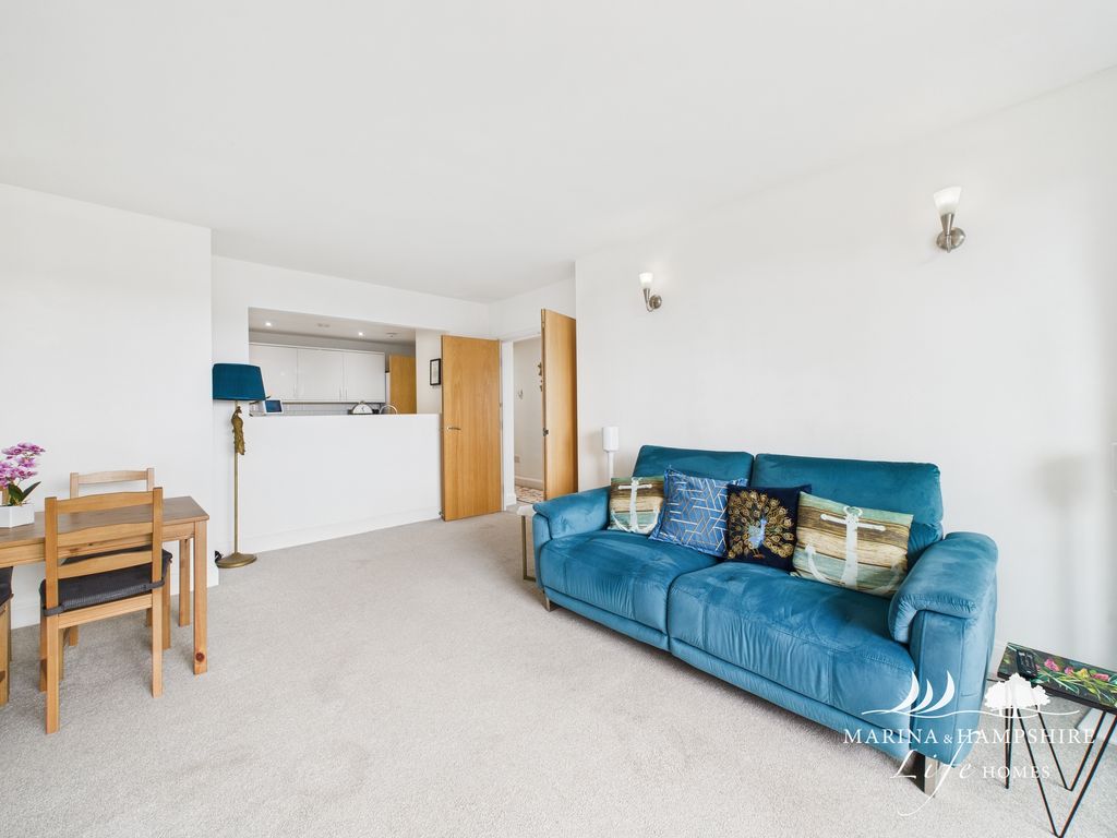 Property photo 3 of 24 Cam03691G0-Pr0069-Still002