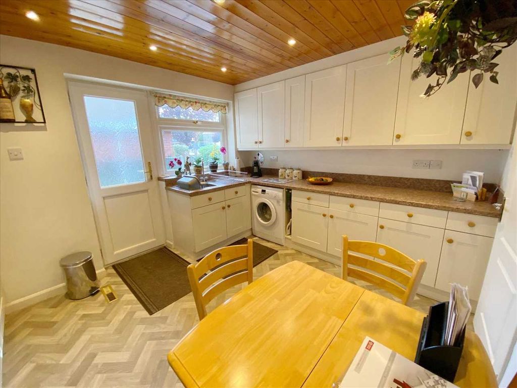 Property photo 3 of 9 Dining Kitchen: