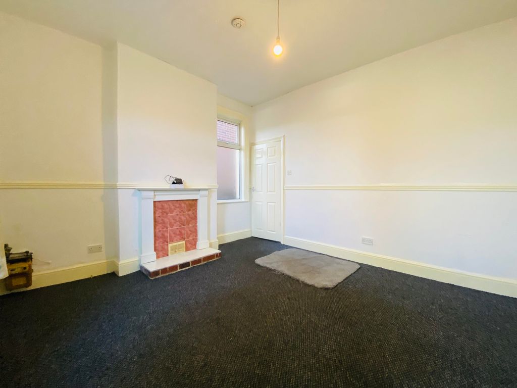 Property photo 2 of 5 Living Room