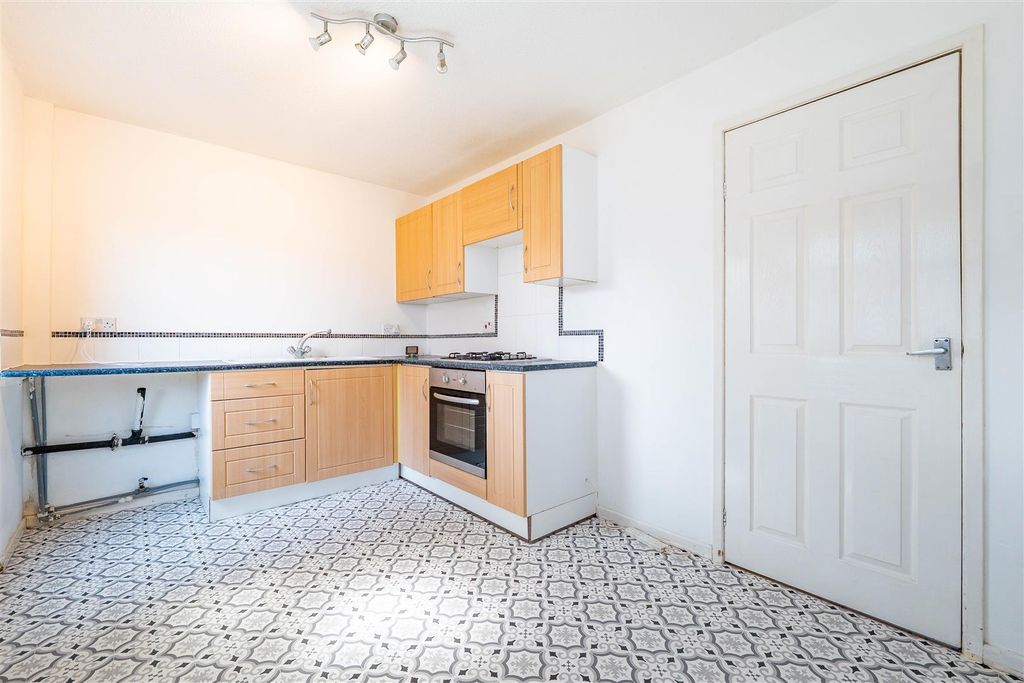 Property photo 3 of 18 Kitchen/Dining Room