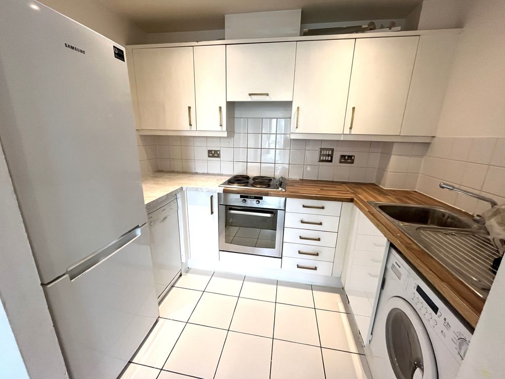 Property photo 3 of 18 Thumbnail_Img_6616