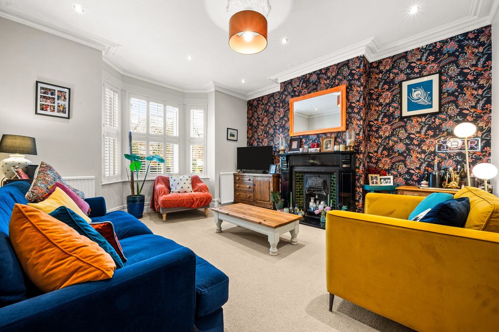 Property photo 2 of 26