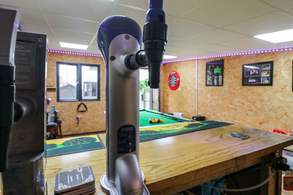 Property photo 2 of 43