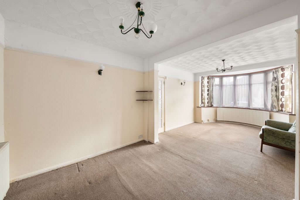 Property photo 3 of 11 Photo 8