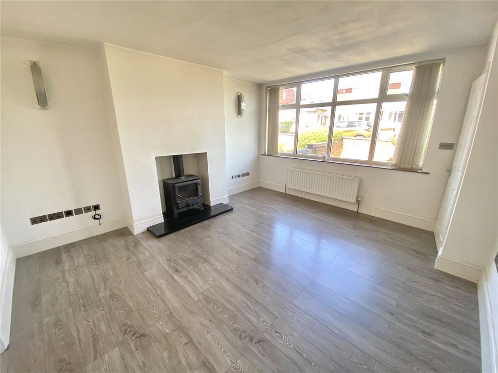 Property photo 3 of 11 Picture No. 06