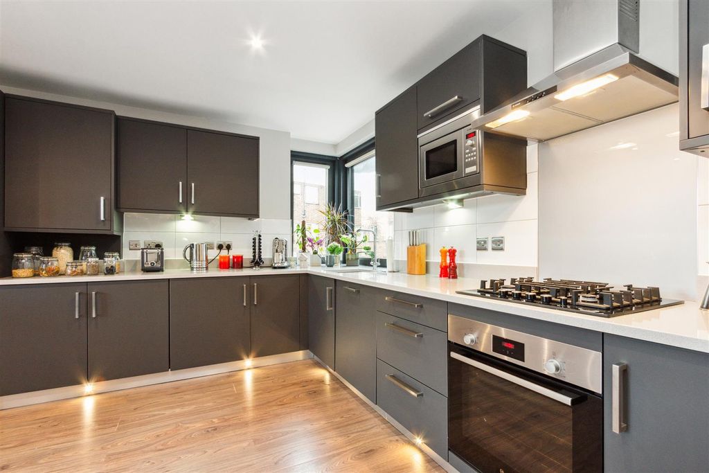 Property photo 2 of 13 9 Vulcan House Kitchen 1B.Jpg